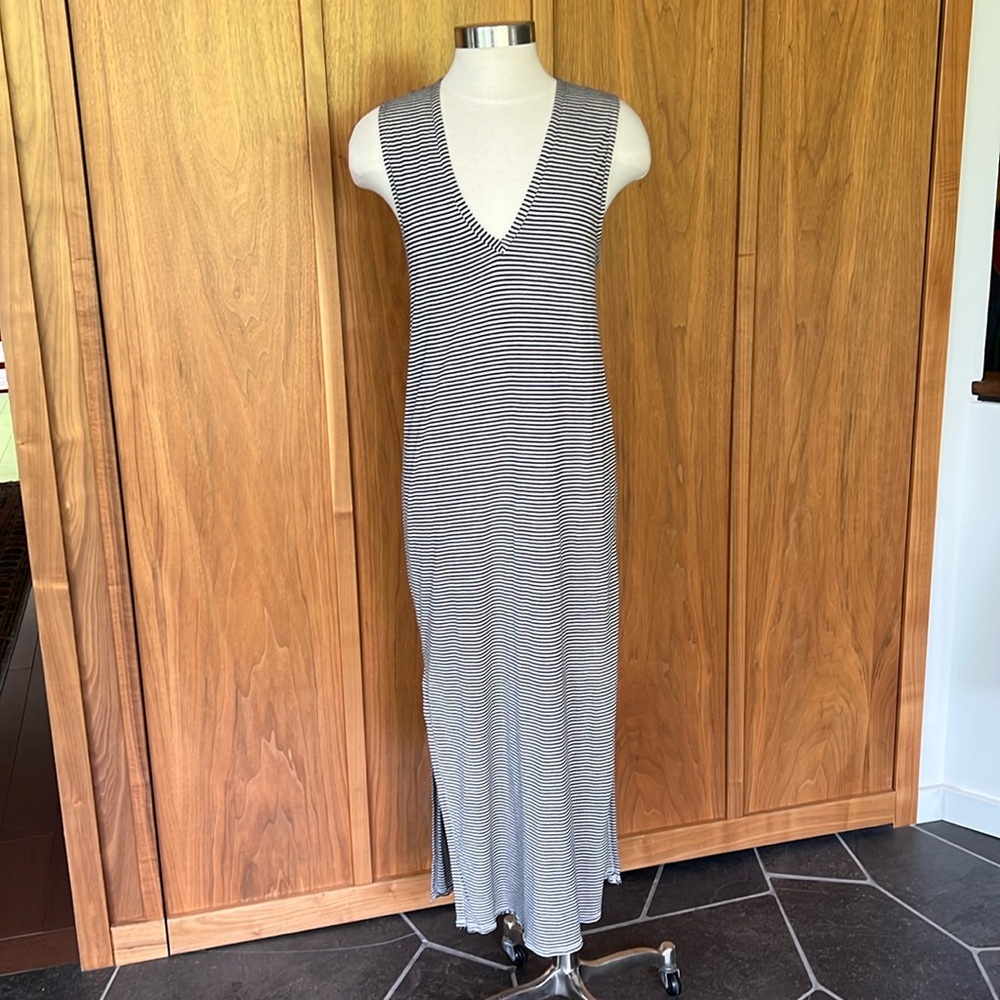 Rag & Bone black and cream, Sleeveless V-Neck Sheath Midi Dress